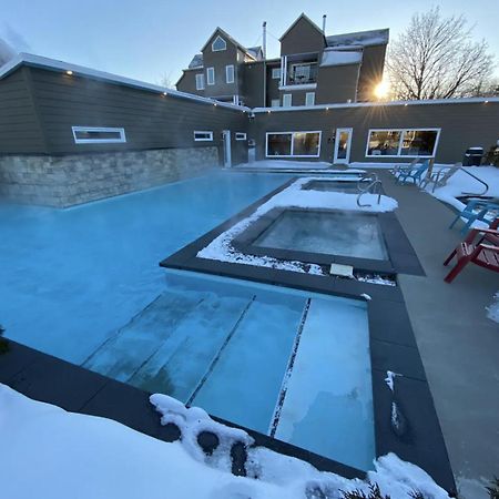 Condos Vacances Msa 2Ch Avec Piscine Et Spas Exterieurs Gratuits 4 Saisons!! Beaupré Zewnętrze zdjęcie